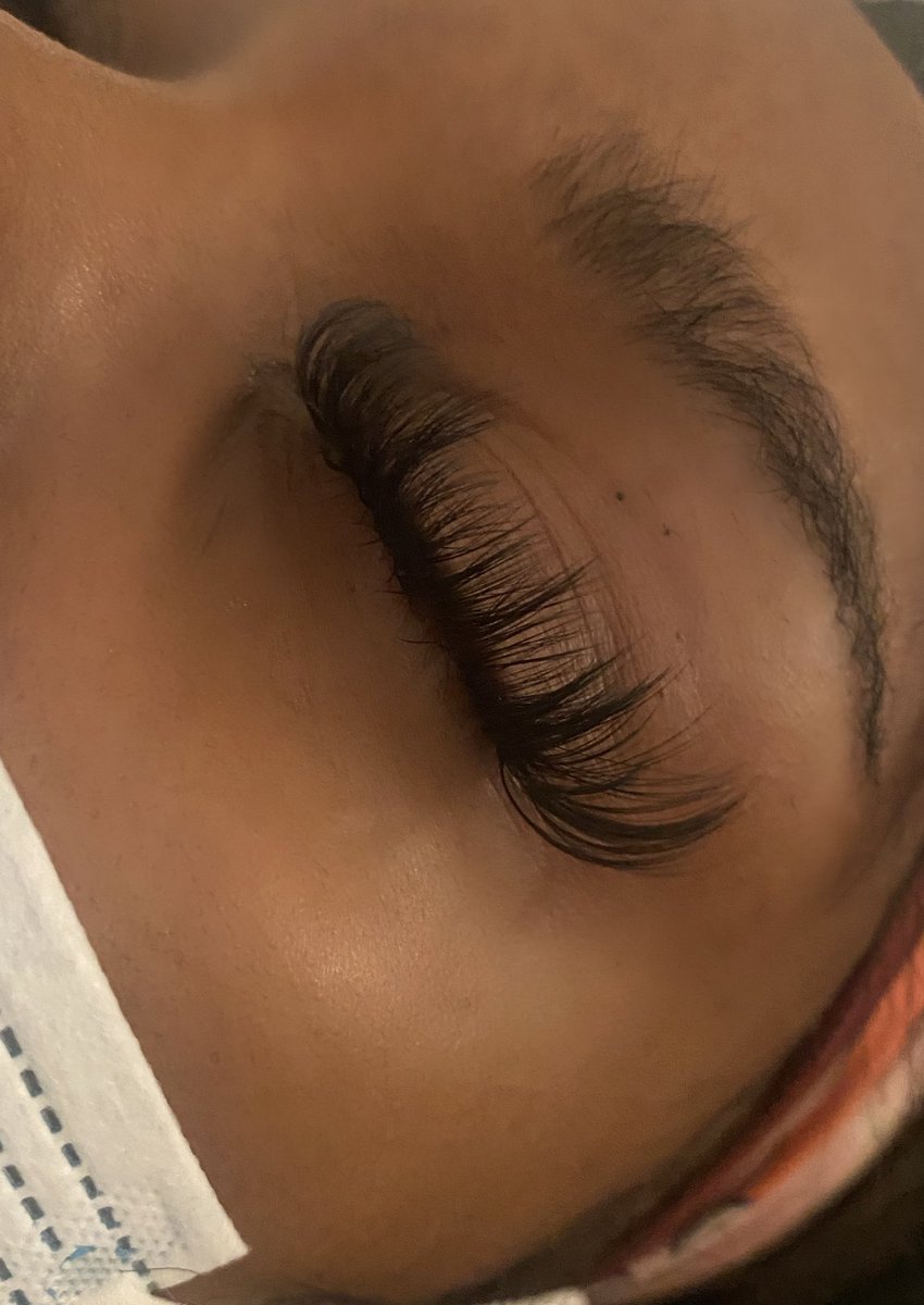 MESSYMONEYMINKS's tweet photo. SIMPLE AND FLIRTY IS WHAT WE LIKE!
•BOOK YOUR NEXT FULL SET/FILL•🧚🏽
@MESSYMONEYMINKS
#bostonlashes #bostonlashtech #lashextensions #lash #nyclashes #providencelashartist #megavolumelashes #lashextensions https://t.co/9wGawJjZy4
