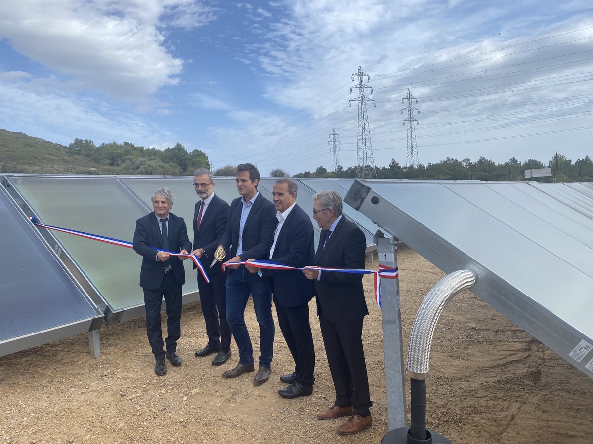 Plaisir de se retrouver pour inaugurer la centrale solaire thermique ⁦@newheatsolar⁩ qui alimentera le #RéseauDeChaleur de la ⁦⁦<a href="/villedenarbonne/">Ville de Narbonne</a>⁩ exploité par #SNDC, filiale de ⁦<a href="/dalkia/">Dalkia</a>⁩. Le mix énergétique du réseau atteindra désormais un taux #EnR de 74% !