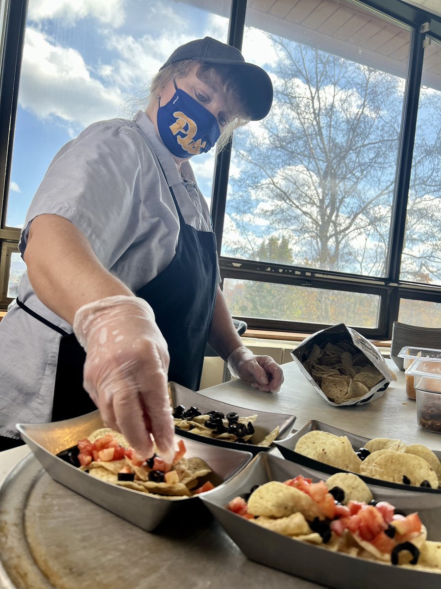 UPJEats's tweet photo. The most special thing about nachos is that just one is not enough. 🌞 Warm greetings on International Nachos Day to all! 
•
•
•
500 Degrees in PJ’s will be serving fire roasted nachos today during lunch until 2pm!

#upjeats
#internationalnachoday https://t.co/V6jPgdiLtb