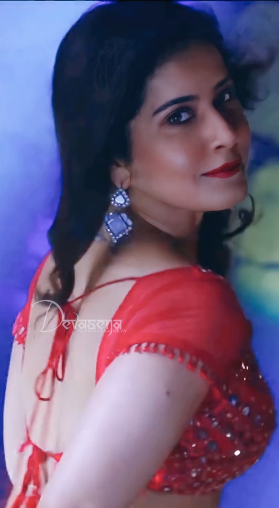RaashiSena's tweet photo. Red Mirchi 🌶️🥵 https://t.co/vd6eSmUZz8