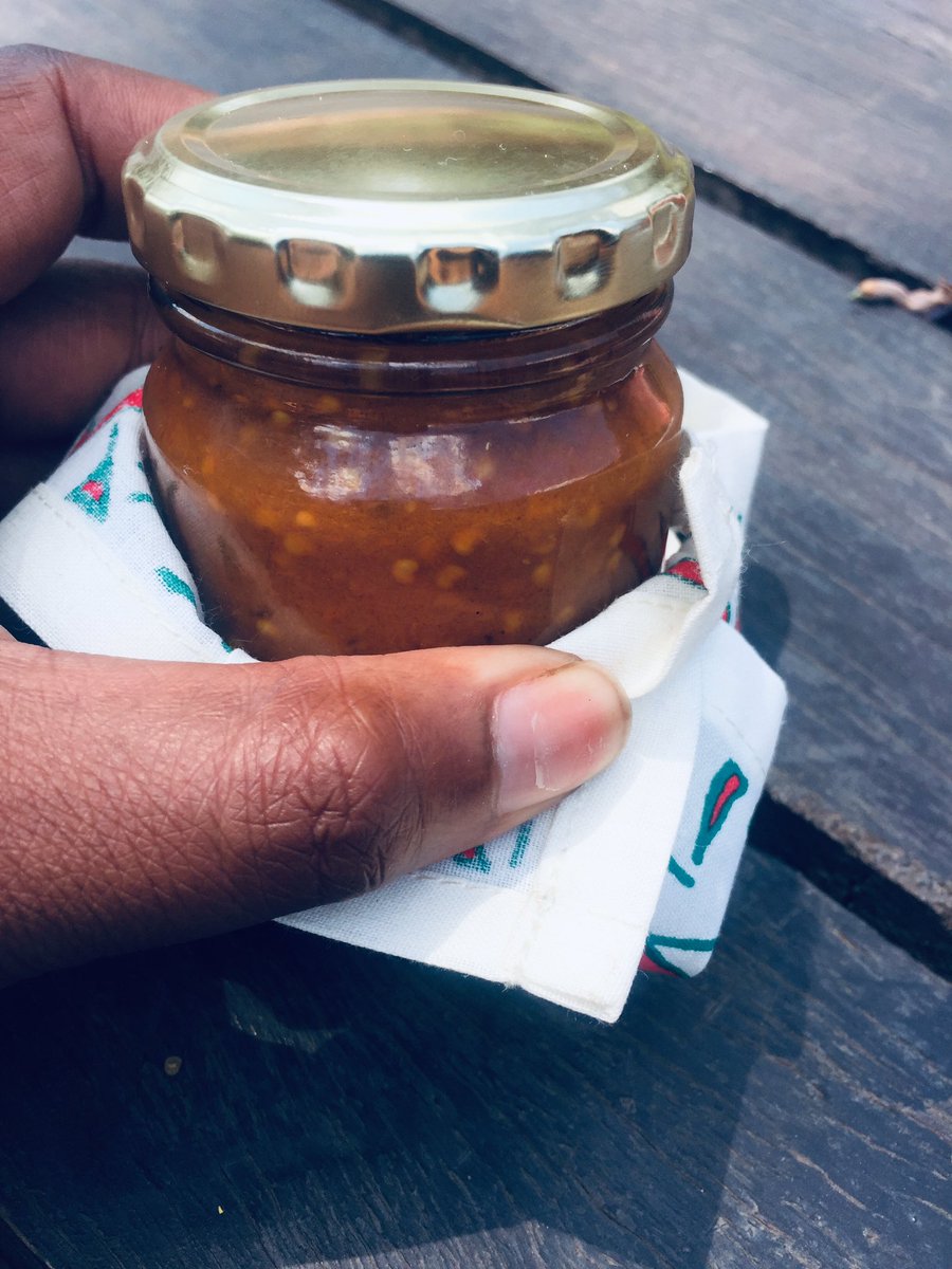 lindagabriel263's tweet photo. This chili by @hesphina is the real deal!!! Unodya uchinakirwa uchiti ndisekuru gudo vati hliiiiiiiii!!! Grab your fix from @ndyelozw #hotchillies wawa https://t.co/Hnc3rSwG79