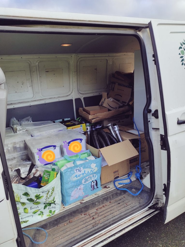 I_Cavadino's tweet photo. My year in the @RHSWisley field research facility has come to an end! Today we loaded up the van and moved me and my slug samples to a fancy new work station in the Hilltop building for the final phase of my #PhD work. π #CitizenScience #SlugsCount https://t.co/S1CmpbH2zt
