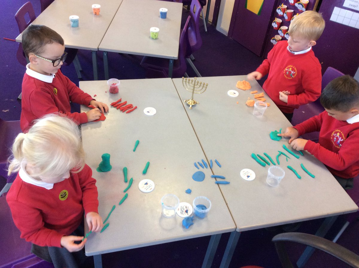 SteadLianne's tweet image. This afternoon we have looked at the celebration of Hanukkah. We created a Menorah using playdough .#eyfsUTW #eyfsCL @_MrsBG