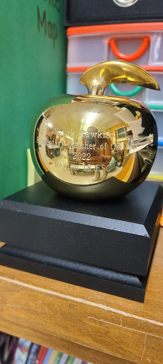 HawkScience1's tweet photo. Had an awesomesauce time at the Superintendents meeting yesterday with Dr. Muri and Mrs. Russell. I was honored with this beautiful golden apple!! (It's so shiney-sang like the crab in Moana).  @TravisTornados1 @ScottMuri @ECISDScience @EctorCountyISD @PICKeducation @Region18ESC https://t.co/J8VXh6Torr