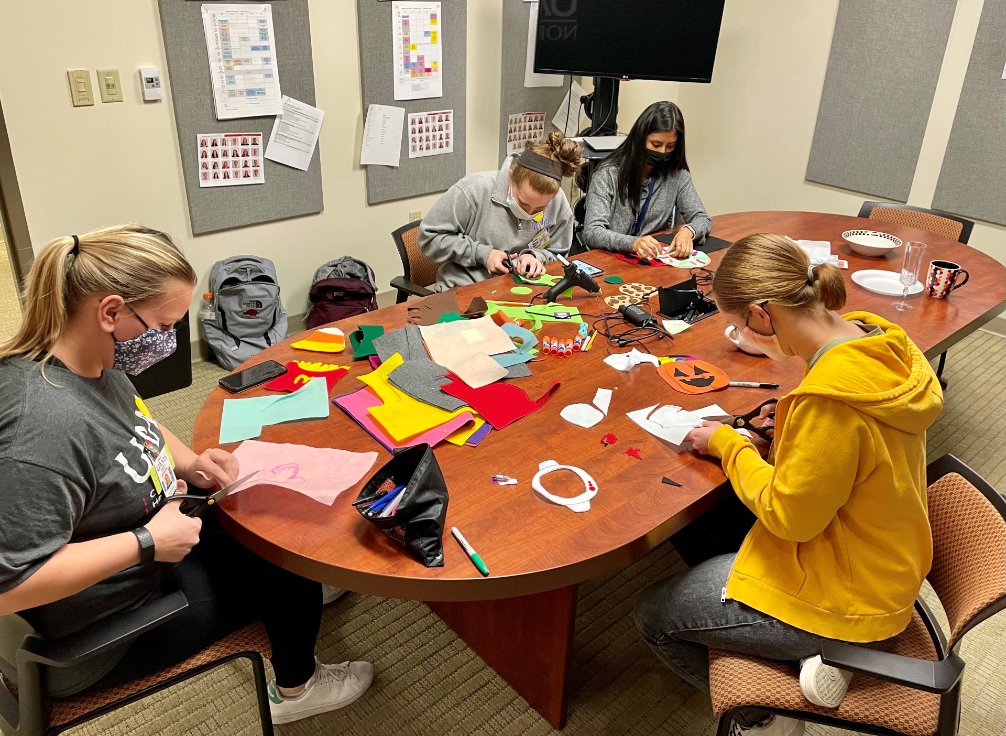 uamschp's tweet photo. ❤️Check out our DPT at @UAMSNWCampus making costumes for the @uamshealth NICU babies! #uamshealth #uamschp #physicaltherapy #dpt #nicu #BetterStateOfHealth https://t.co/JuySrBl7xo