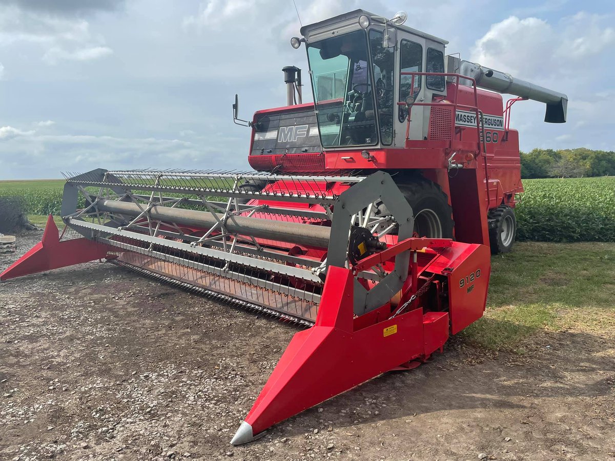 FarmTRX's tweet image. Check out Cody Giess' install of the FarmTRX Yield Monitor on a Massey Ferguson 860 - a combine chosen by him to test out the retrofit ability of the monitor, including running @FieldView from the cab.