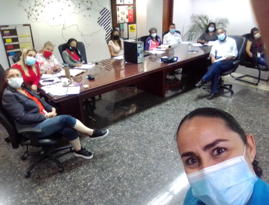 #20Oct en <a href="/vicelaborales/">VICEMINISTERIO DRL</a> se desarrolló la 1ra. Mesa de trabajo para Diseñar propuestas orientadas a la formulación de proyectos para el registro de sectores de la clase obrera que aún permanecen invisibilizados en el proceso social de trabajo, #VenezuelaTieneConQué <a href="/NicolasMaduro/">Nicolás Maduro</a>