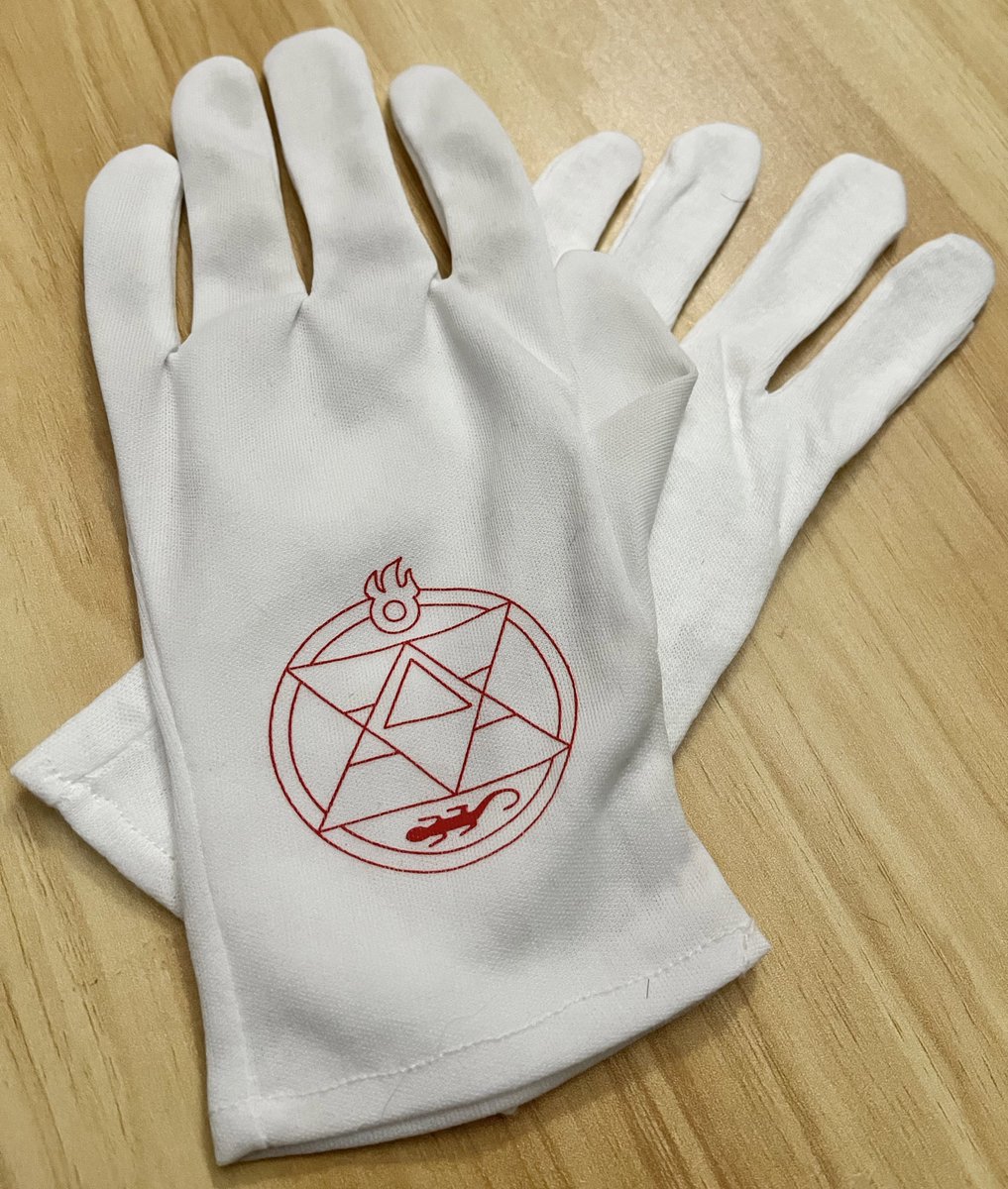 寝ている間に錬金術師になれる 寝る時用の手袋を探してタンスの奥から出てきたのがこれだった 同じのを持ってた人が次々に現れる Togetter