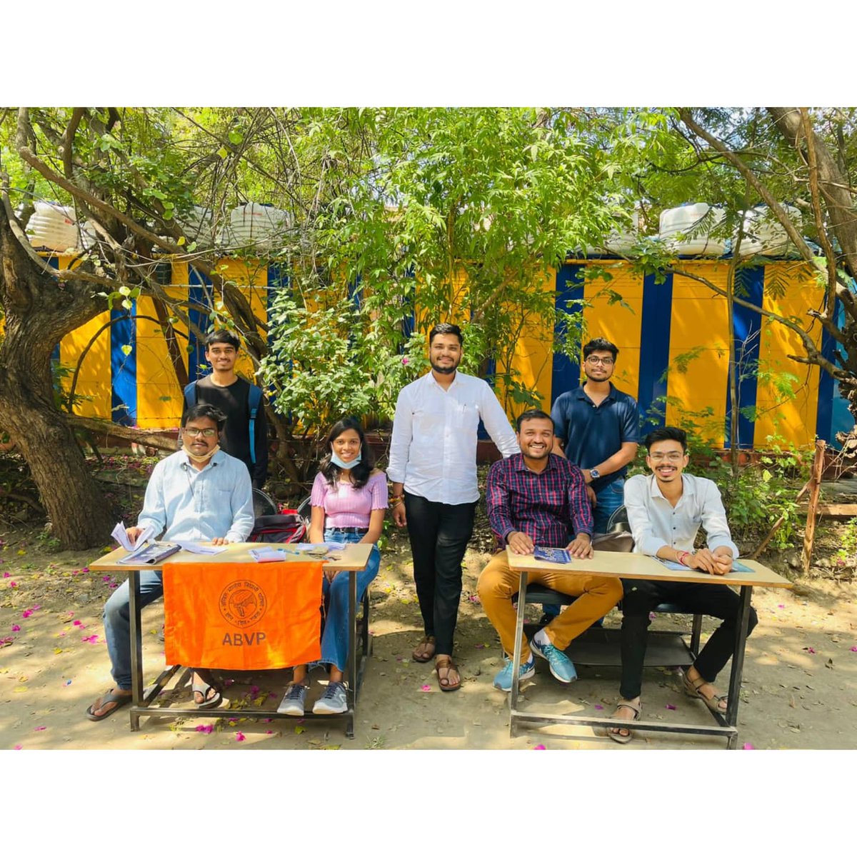 iDigambarPawar's tweet photo. आज अभाविप महासदस्यता अभियानाच्या निमित्ताने फर्ग्युसन महाविद्यालय पुणे येथे सदस्यता नोंदणी करण्यात आली. यावेळी महाविद्यालयातील विद्यार्थ्यांचा उत्स्फूर्त प्रतिसाद मिळाला.
@pvsathesir @ABVPVoice
#membershipdrive #ABVPVoice #MahaABVP #ABVPPune https://t.co/LWbiB5pWPe