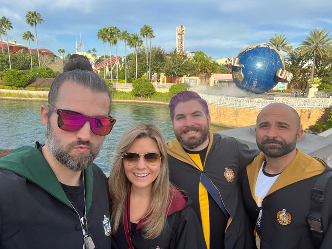 My first time at universal ? https://t.co/ebe5pO8ahb