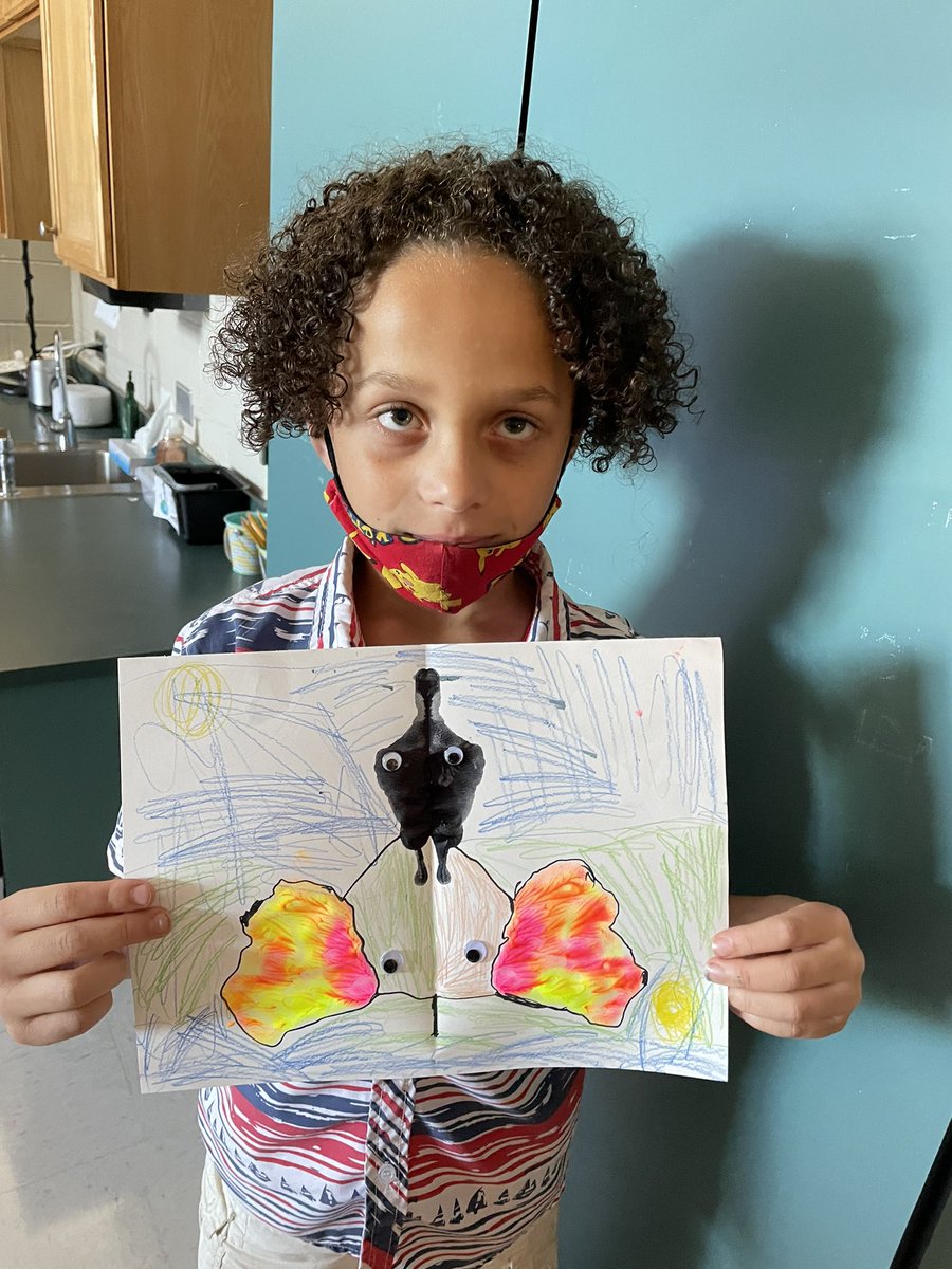STEM_MVES's tweet photo. This amazing Jr. Trojan made a beautiful picture out of his “Oops” in Creativity Lab with Mrs. Smith during Explore Time! His picture shows one animal upright and a different one when flipped upside down! Any guesses what they are? @MrsKSmith_MVES @MVESGainesville https://t.co/VXXstHQQzl