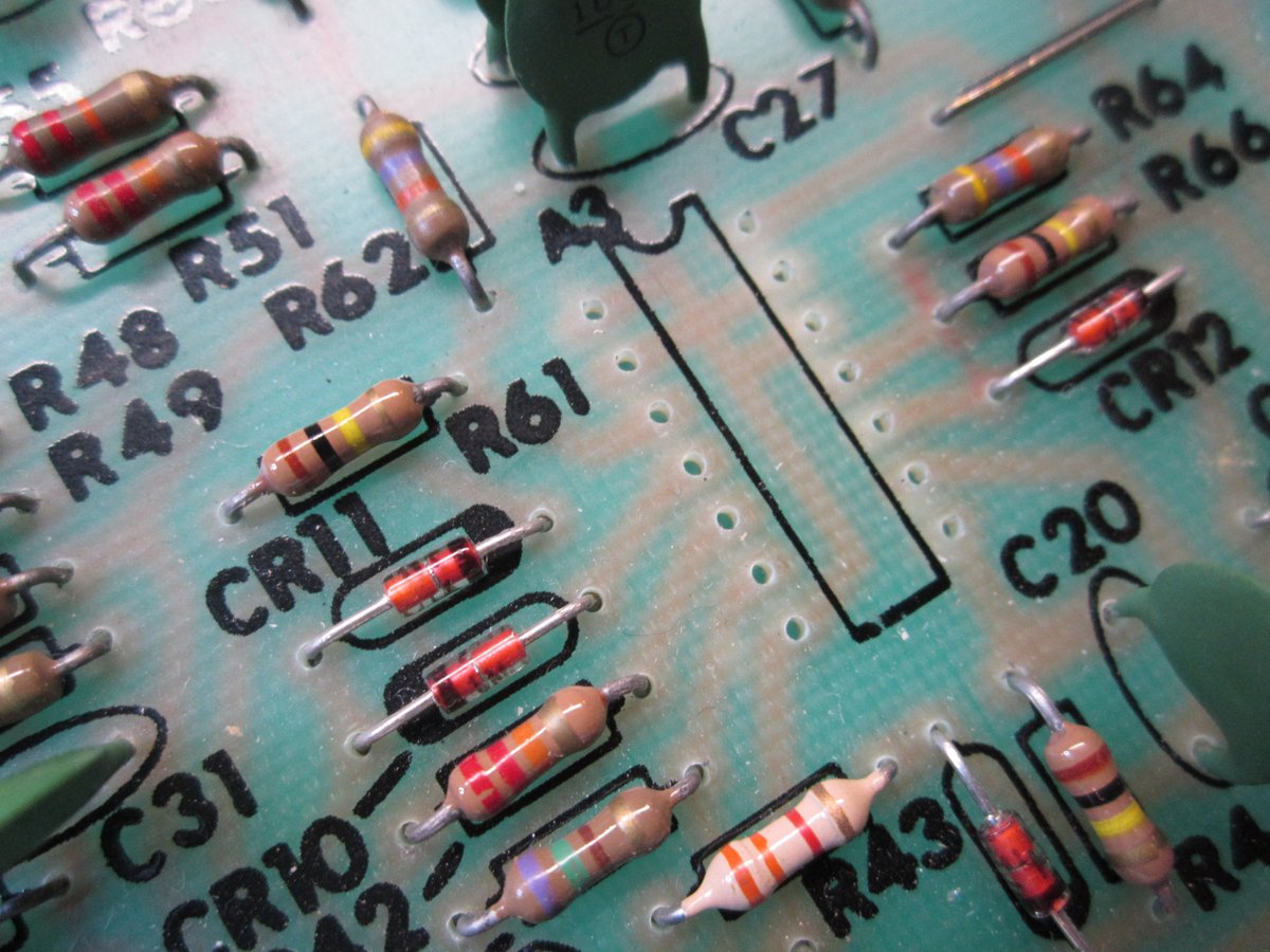 HerculesWorksho's tweet image. We're replacing this 14 DIP IC but we're not going to solder the replacement directly onto the PCB. We'll install a 14 POS IC DIP Socket first and then socket the new IC. #electronicgaming #vintagegaming