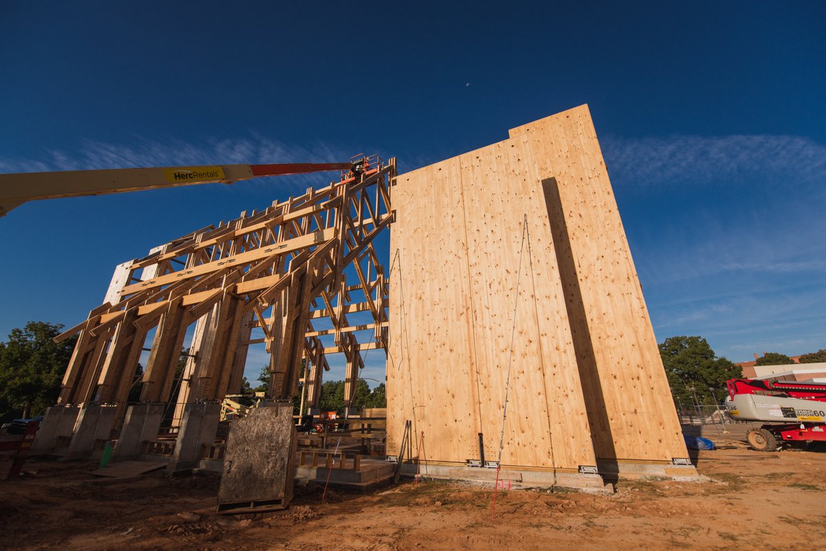 WU+D Clemson tweet media