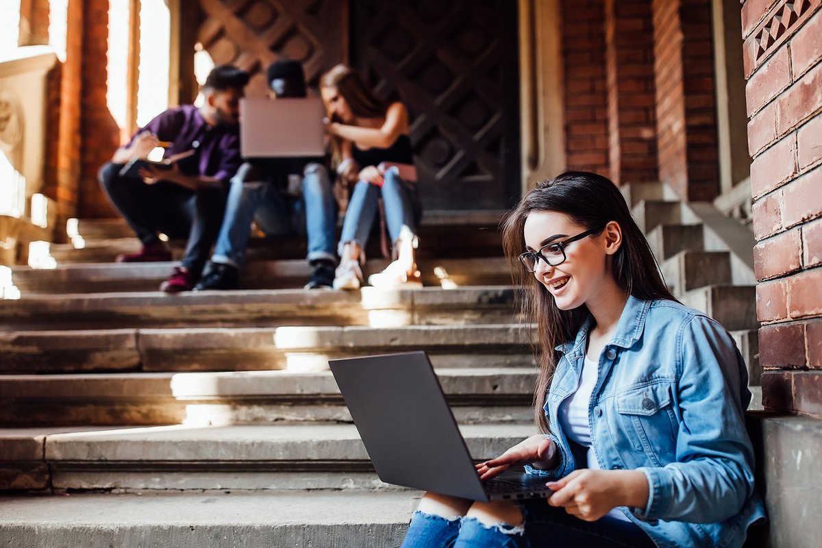 redverstower's tweet photo. The first few weeks at #university are full of excitement, however it can also bring new challenges. Your #safety is our main priority.
   
Read more on adjusting to student life, from socialising, mobile phone security and online advice.

https://t.co/qBKc4USIom

#mansionstudent https://t.co/8pp94QBygY