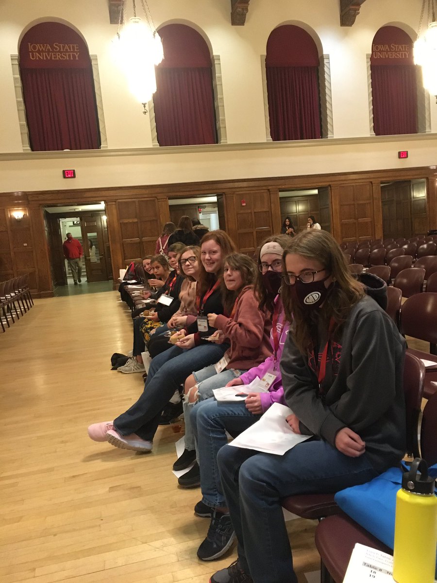 Luscience's tweet photo. Girls are ready for the #gofurther conference at #isu https://t.co/VVRvZ6CDmv