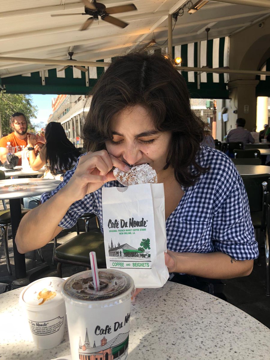 lizardbrain__'s tweet image. realizing beignets are just french gaby mini donas