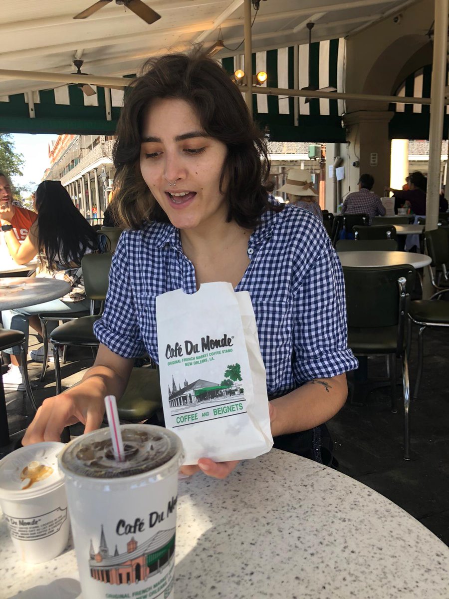 lizardbrain__'s tweet image. realizing beignets are just french gaby mini donas