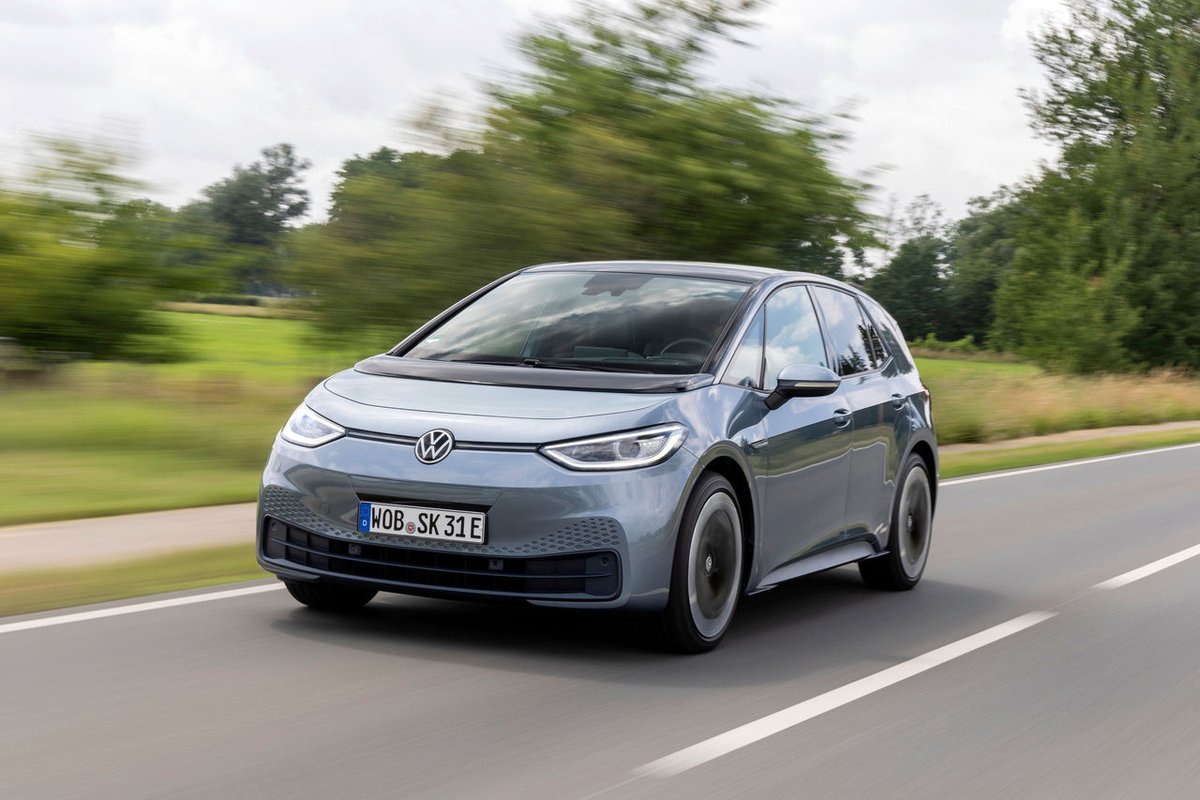 The ID.3 is a hit! This best-selling electric vehicle has gained more than 144,000 orders — around 50% from new #Volkswagen customers: ow.ly/qGOV30rXqhB

#AcceleRide #EV