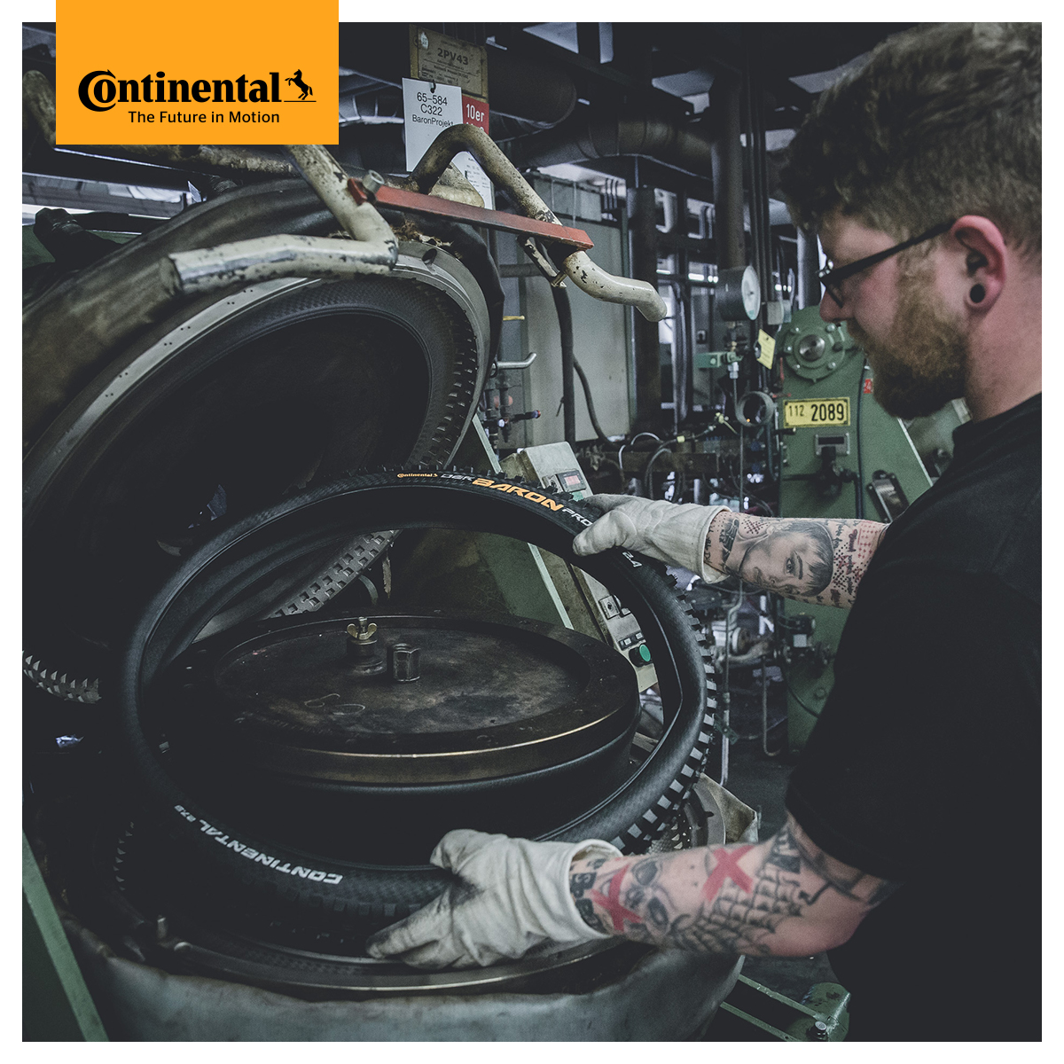 ContiUK's tweet photo. Did you know that we are the only bicycle tyre company that still produces in Germany? Some of the world's top cyclists rely on premium bicycle tyres handmade in our plant in Korbach.

Find out more 👉https://t.co/mnSlQJ5T5A

#handmadeingermany #madeingermany #continentaltyres https://t.co/KymmnhQPvY