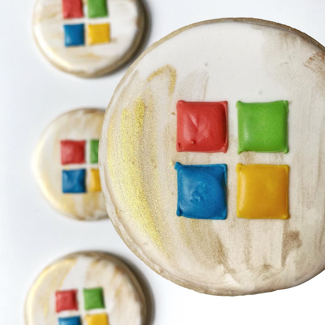 MicrosoftUK's tweet photo. Four squares on a delicious circle. π
Gorgeous biscuits hand-crafted by the.messy.cookie on Instagram.
#Microsoft #MicrosoftLife #DIYLogo https://t.co/qQIiVVXDDe