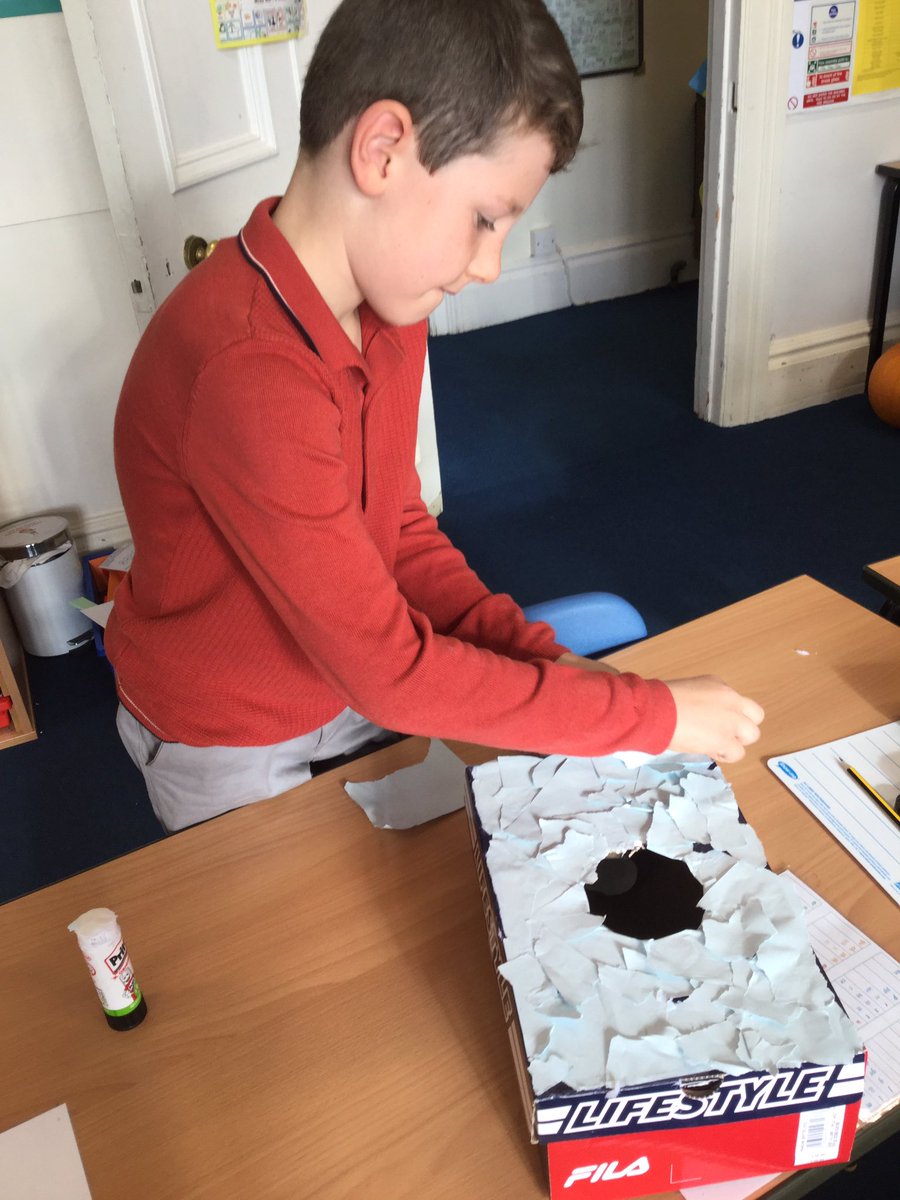 CarrdusYear3's tweet photo. Our Musical Instrument DT project is underway! #carrdusschool @CarrdusYear3 https://t.co/NoS4dTiw7z