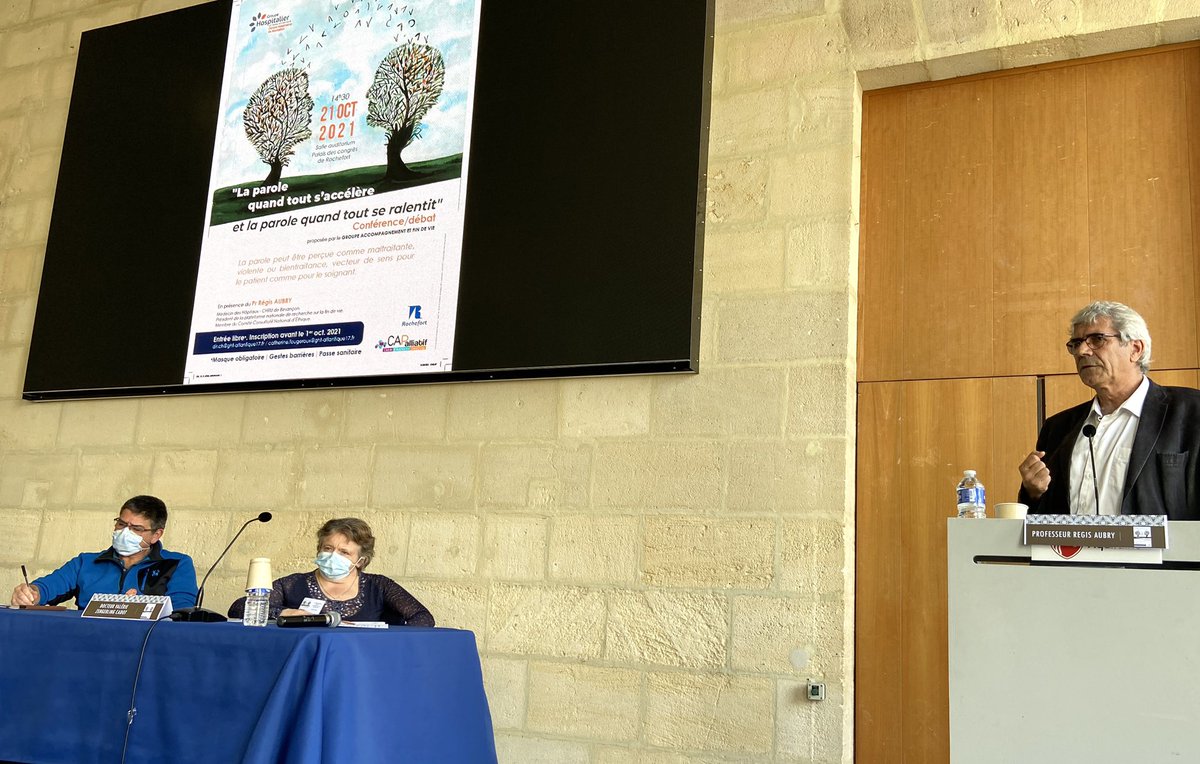 Conférence sur la communication soignant/soigné proposée par le Groupe d’accompagnement et fin de vie du GHLA. Avec la présence du Professeur Aubry et de nombreux professionnels de santé. #conference #debat #findevie <a href="/Capalliatif/">CAPalliatif</a>