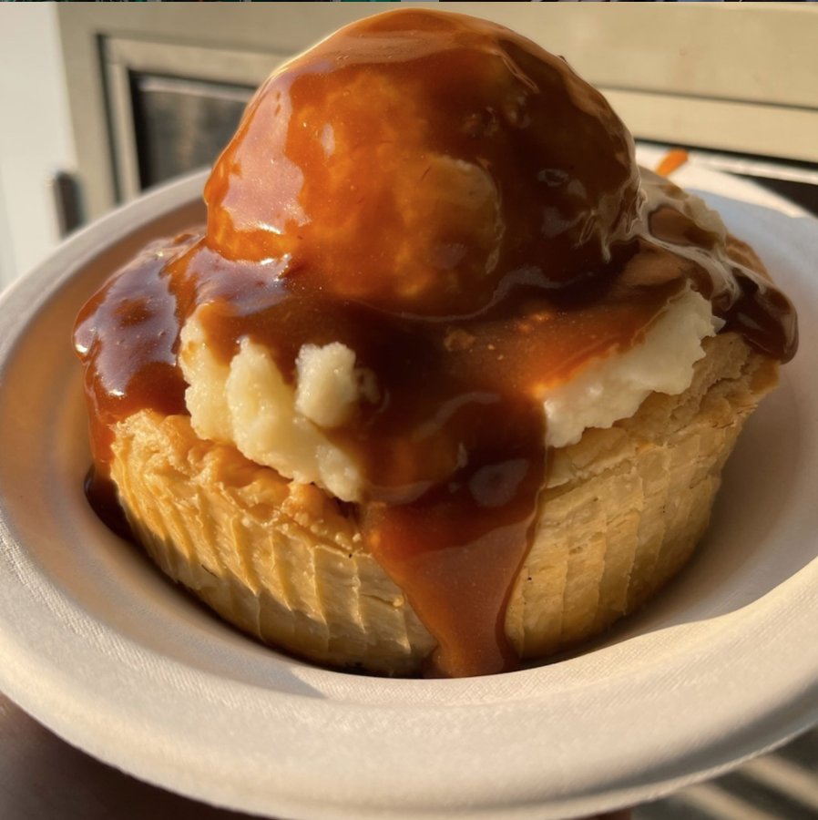 RiverParcApts's tweet photo. Tonight! Don't miss out on your Aussie favorites from G'Day Gourmet outside the building from 5-8pm. https://t.co/ox9CLkb6fa