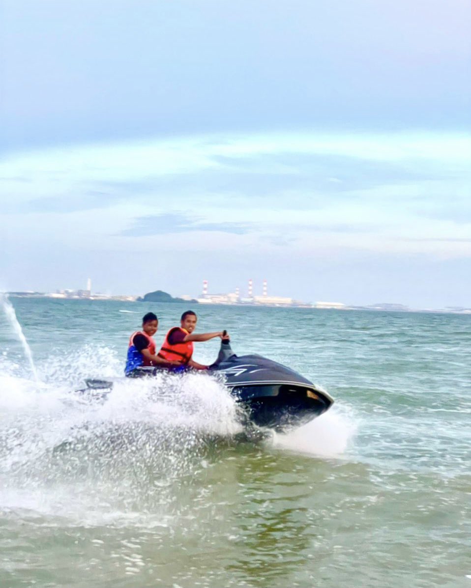 visitjohor_'s tweet photo. Bestnya! Tak sabar nak main watersports dekat Forest City ni siap dengan promo RM50 unlimited boleh main banana boat, flying fish dengan big mable sampai pengsan! https://t.co/QlYAX60PAL
