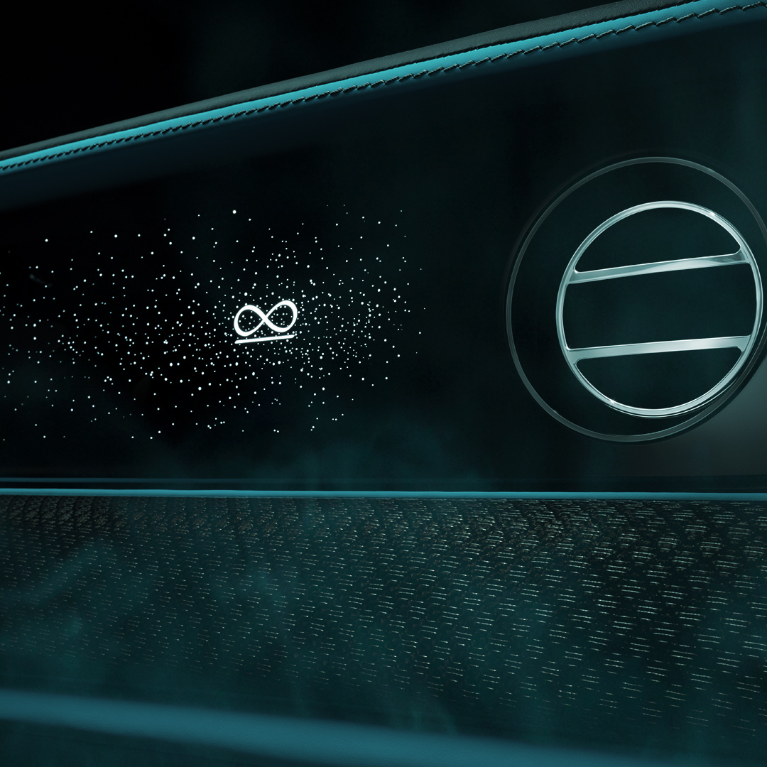 Black Badge. Coming soon 28.10.21.
Stay tuned! 
#RRMCR #BlackBadge