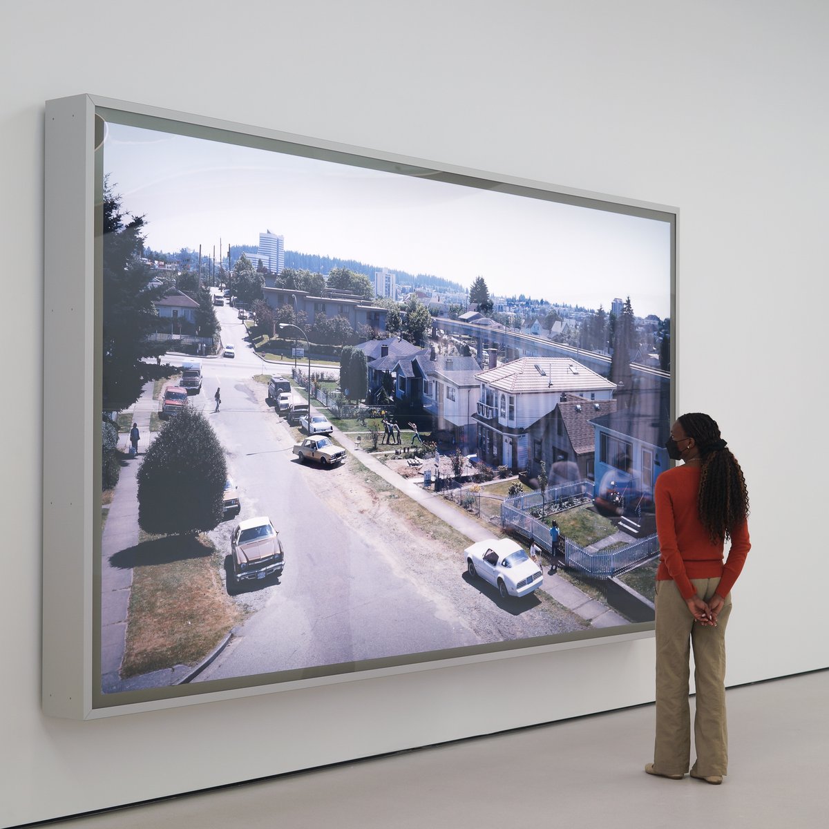 GlenstoneMuseum's tweet photo. Now on View in Room 2: Jeff Wall

Comprising nearly thirty pictures made between 1978 and 2018, this exhibition charts the development of Jeff Wall’s artistic practice, an approach widely regarded as having changed the perception of photography as a contemporary art form. https://t.co/7kR4NrRq4b