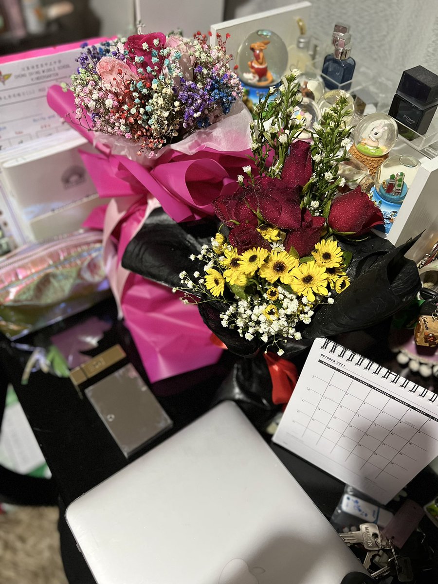 iLavender20's tweet photo. Roses just gives me smile the whole day https://t.co/Ye5jTZo93E