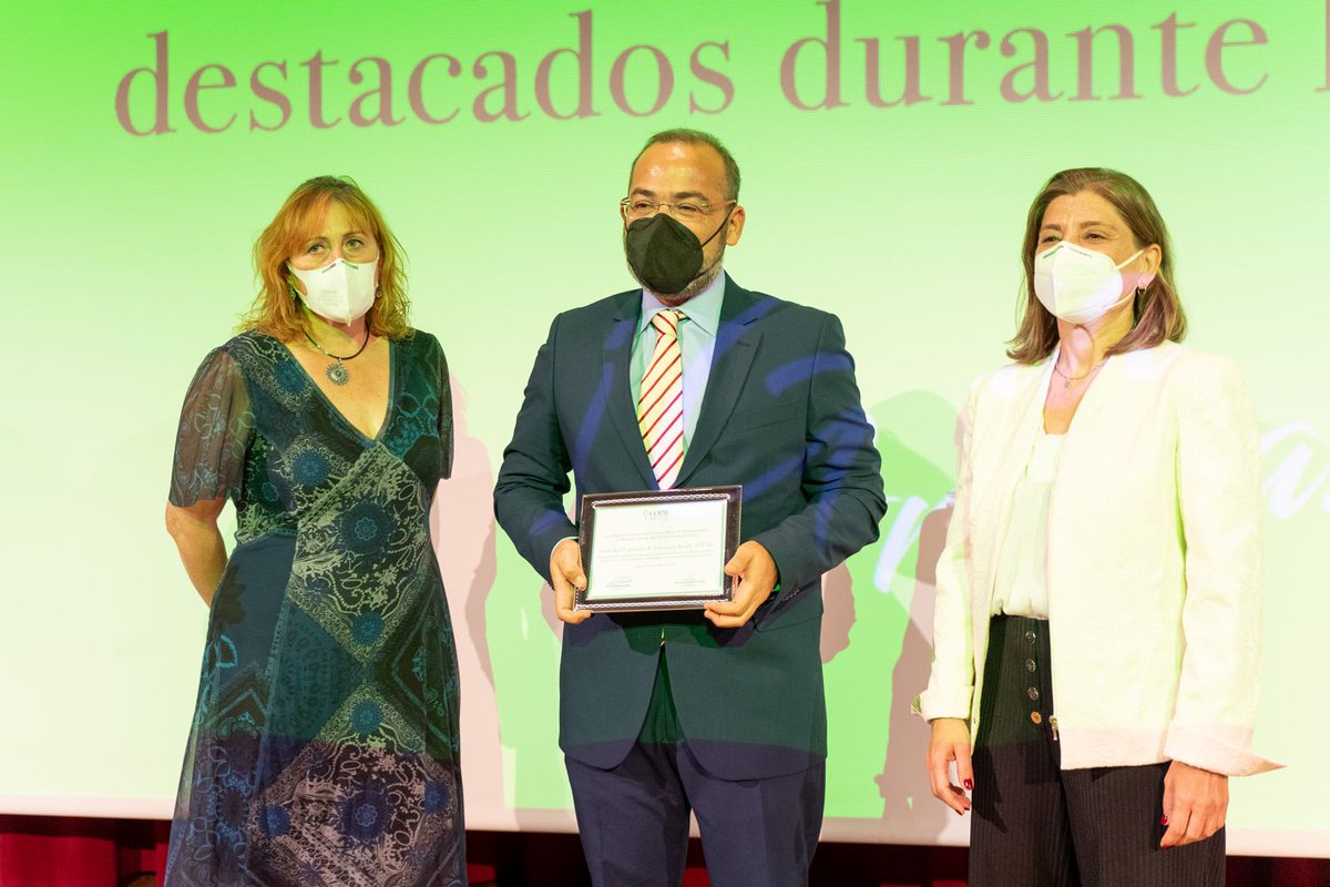 Sefarorg's tweet photo. Muy agradecidos a @COFMadrid @luis_j_gonzalez por la mención honorífica 🥰 y, sobre todo, muy orgullosos de tod@s nuestr@s compañer@s rurales por su magnífica y abnegada labor. Os merecéis esto y muchísimo más. 👏👏👏 https://t.co/EPAOCxwP56