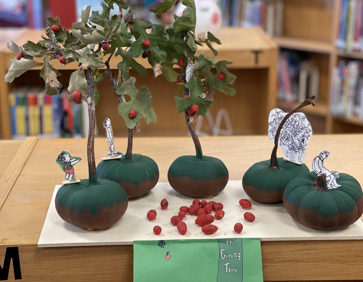The creativity this year is unmatched!! Checkout a second grade students version of The Giving Tree by @ShelSilverstein #storybookpumpkin #grizzliesalwaysrise @IrvingLibraries @amy_quillen @Mariellena21