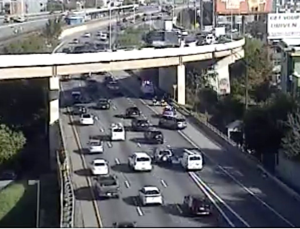 Traffic on the Twos tweet media