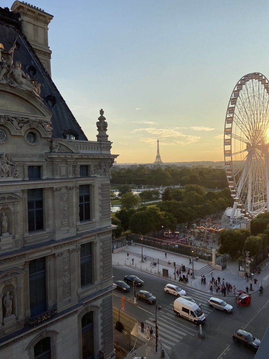 [Rooms] 🤩 - Room with an exceptional view.
•
[Chambres] 🤩 - Chambre avec une vue exceptionnelle.
•
Reservations: regina-hotel.com
•
#livingthereginalife #ThePreferredLife
•
#hotelreginaparis #leshotelsbaverez #reopening #sun #terrace #paris #frenchhistory #france