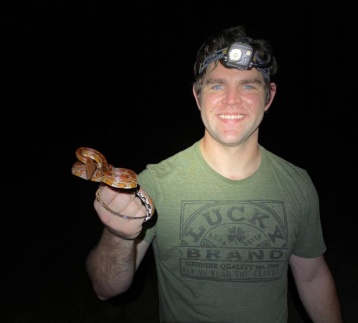 International Toxin Talks (@toxintalks) on Twitter photo Speaker two is <a href="/Schy_Ellsworth/">Schyler Ellsworth</a> a Ph.D. candidate in the Rokyta Lab at FSU. Schyler uses multiple "omic" techniques to investigate venom evolution and the coevolution of venom resistance in many invertebrate species including centipedes Speaker two is <a href="/Schy_Ellsworth/">Schyler Ellsworth</a> a Ph.D. candidate in the Rokyta Lab at FSU. Schyler uses multiple "omic" techniques to investigate venom evolution and the coevolution of venom resistance in many invertebrate species including centipedes