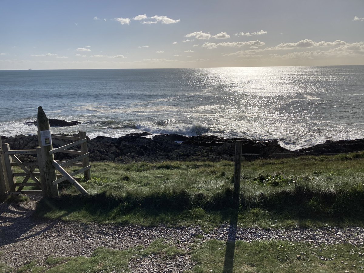 BishGloucester's tweet photo. Getting fitter staying in this fabulous old lighthouse keeper cottage situated at foot of 85 stairs #PenleePoint #StunningScenery https://t.co/oi6cV9lPwF