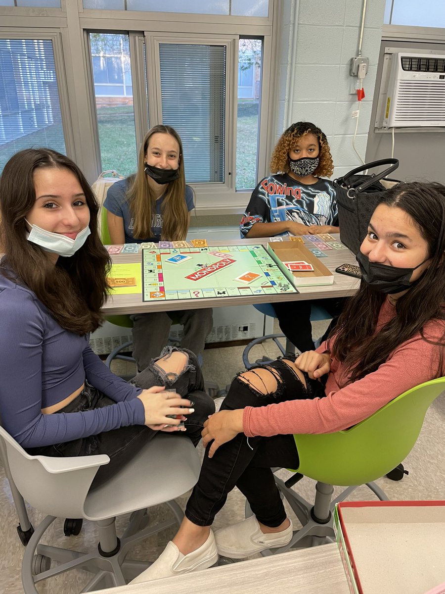 stacy_cabrera's tweet photo. Teaching economic systems and having students play monopoly as a free market economy today and a command economy tomorrow. #integratedlrng  #CTE @longislandbta https://t.co/xzbyXu5Pe6