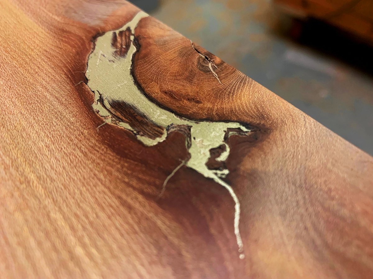 TurnerBespoke's tweet photo. A closer look at some of the unique brass detailing on our most recent commission. 

Click the link below to see more: 
https://t.co/pbSMj79XTR

#handcraftedfurniture #woodworking #brassdetails #bespokeinteriors #luxuryinteriors https://t.co/uqolHaQupP