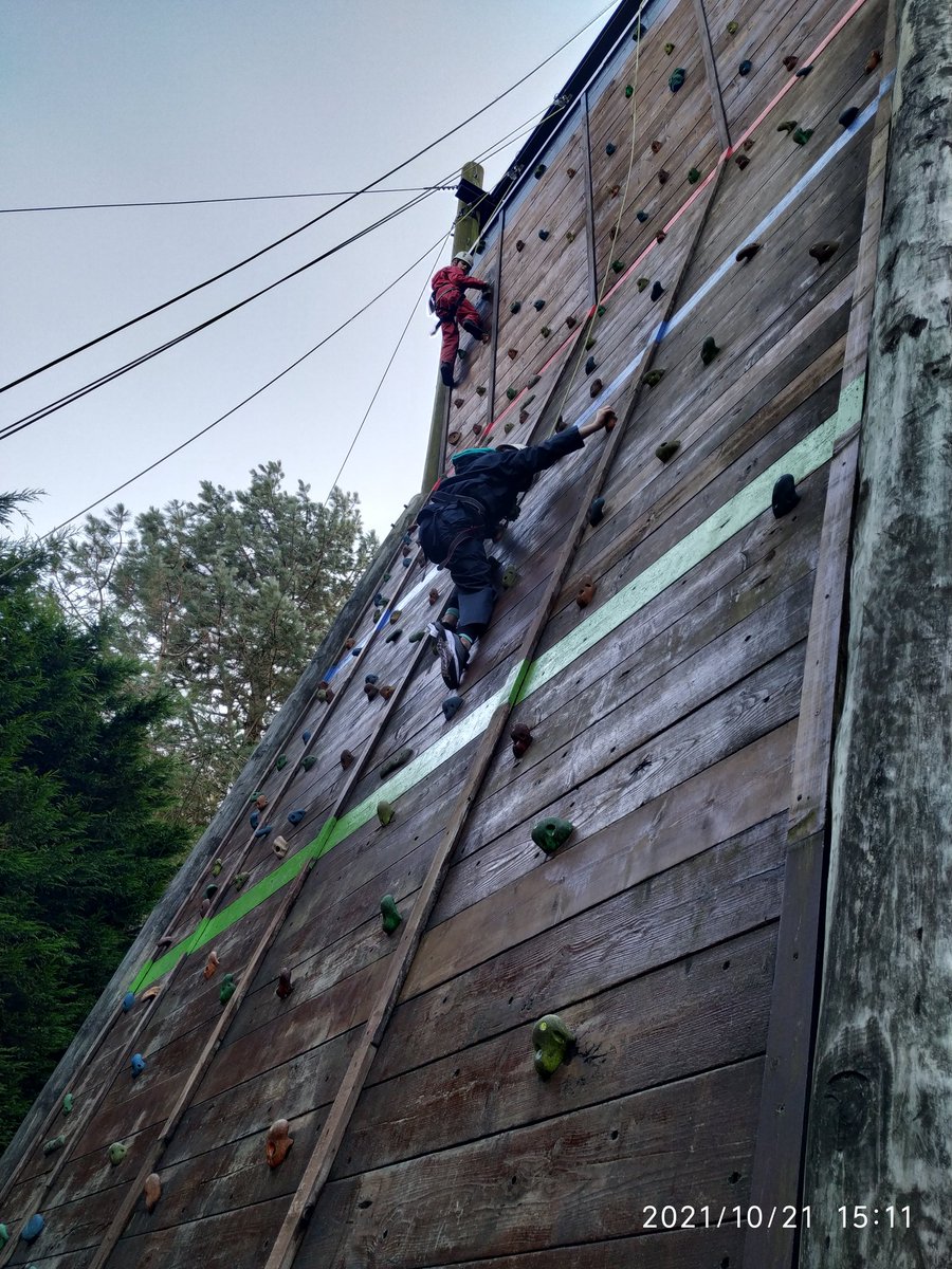 BlenheimPrimary's tweet photo. #teamoveraa so fast up the wall! https://t.co/DlfSvi8L3F