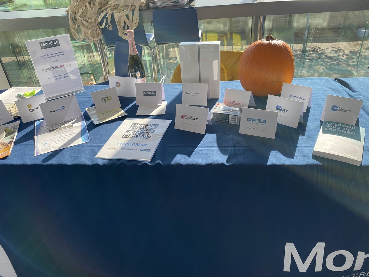 manchestertsa's tweet photo. It’s Prize time! Congratulations to all our winners. Thank you @OneEducation for providing the first prize of an IPad 🏆🥇#MTSACONF2021 https://t.co/QifZmghfwH