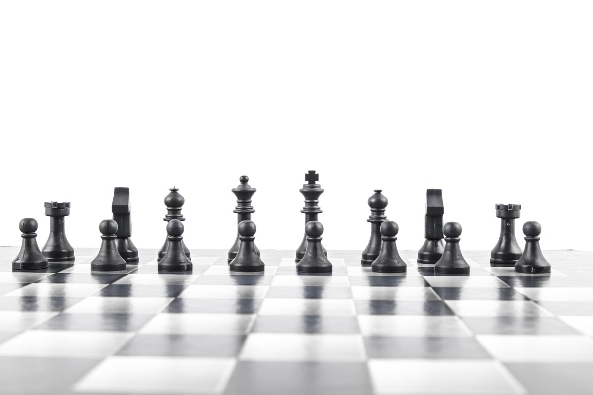 шахматы фон. шахматный фон. шахматная доска фон. фон шахматы. шахматные фигуры.