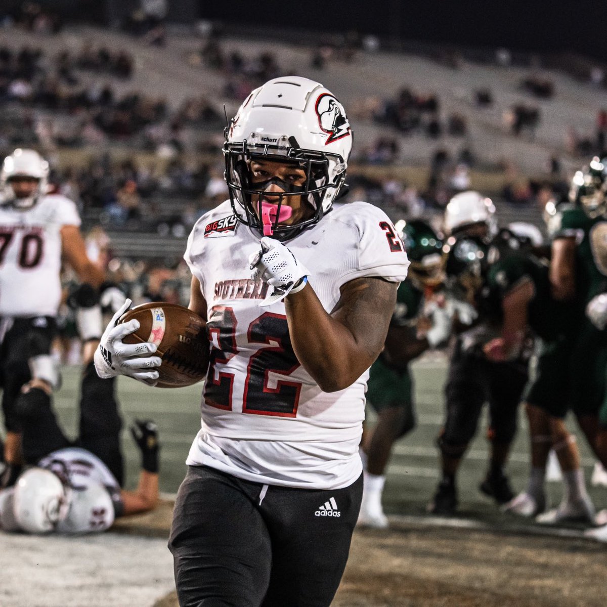 BigSkyFB's tweet photo. Woke up in the endzone 👀 

#ExperienceElevated https://t.co/dPZqrOYoFp