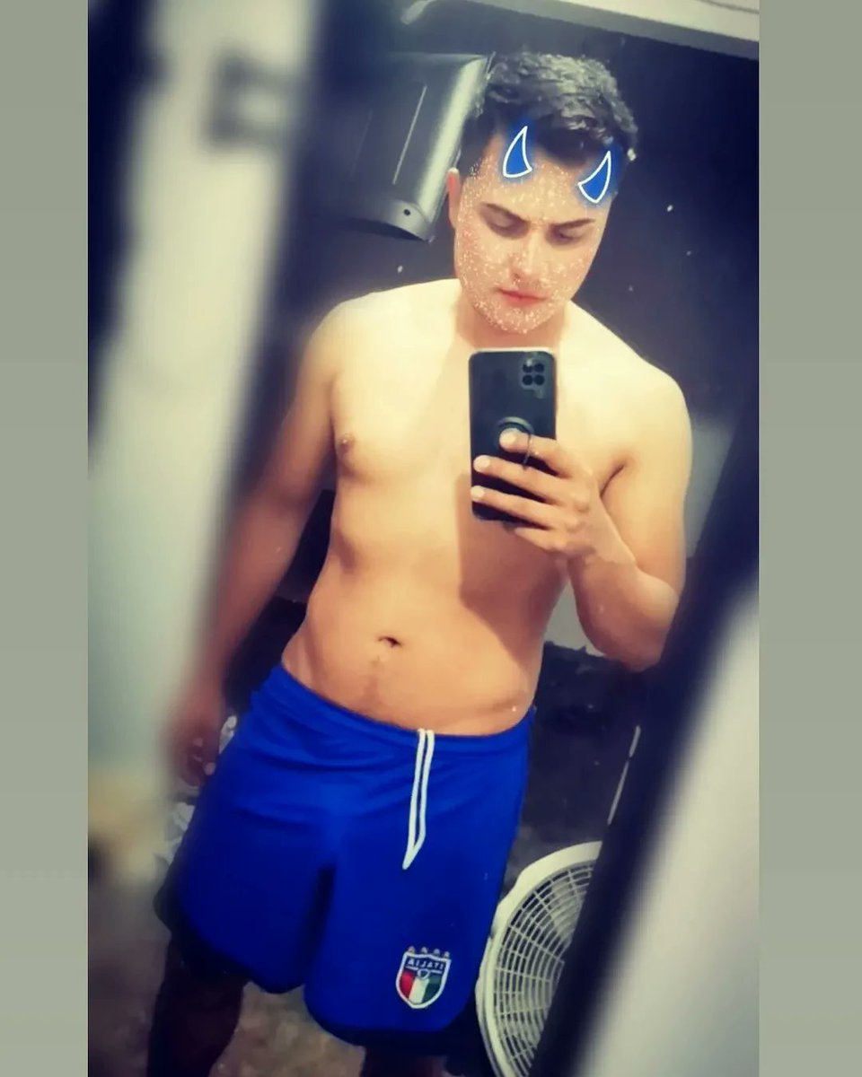LuisArm19530767's tweet photo. Quien me ilumina... 🍃 

#FelizJueves
#diablo
#perveso #sexy #PRIDE #gaykiss  #gymlife https://t.co/Nvgb9rYwGQ