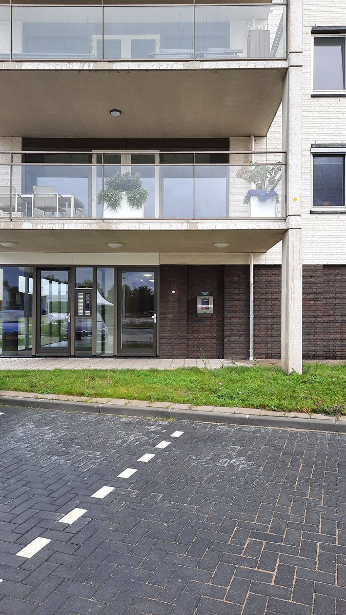 Zojuist de onthulling van de AED en de officiële handeling van project Bij de Watertoren in 's-Gravendeel!