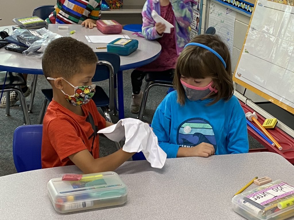 mrshhewitt's tweet photo. Second Grade Scientists: exploring the Earth’s surface features to observe patterns of how water from rainfall makes rivers flow. #mysteryscience https://t.co/UMimgJAJV1