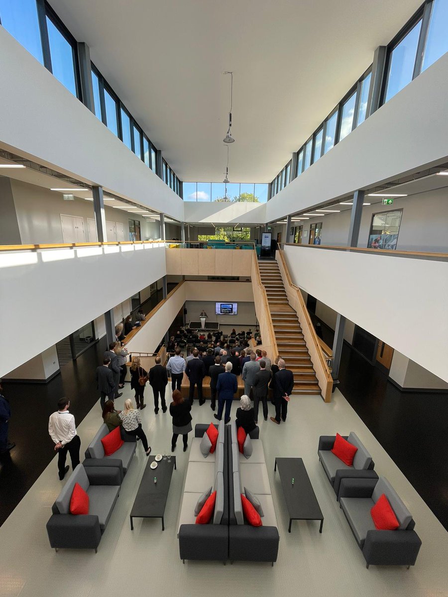 AandMEDM's tweet photo. Stunning tour for opening of new #BlackCountry & Marches #InstituteofTechnology in Dudley.
#BCMIoT offers higher level technical skills for #AdvancedEngineering & #Manufacturing.
@BCM_IoT @MakeUK_ @TheManufacturer @swarfguru @SwarfandChips @SupportUKMfg #gbmfg #ukmfg https://t.co/c1CPRW0Go7