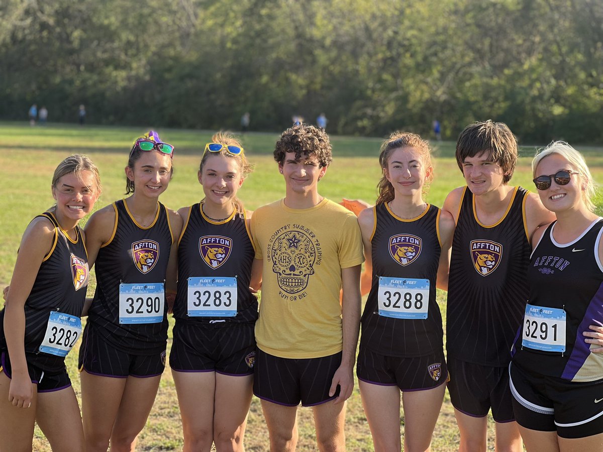 mrwalkerahs's tweet photo. @AFFTONATHLETICS great meet yesterday for Affton XC! 2/3 of the team got a 5k PR! Senior Capitans Madison Peroutka &amp; Jaellyn Mujanovic met career goals! Team had a great Senior Night Celebration at Chevys after! #afftonstrong #afftonxc https://t.co/JJXLUKFXhJ