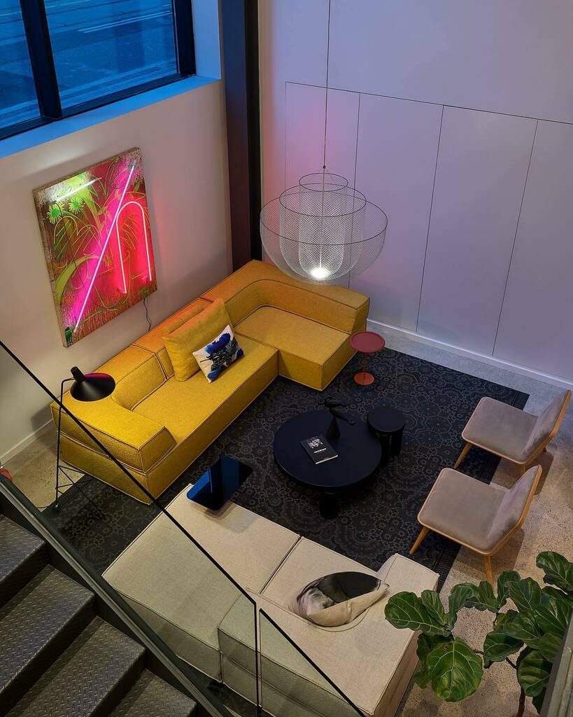 Klaus Nienkämper downtown showroom.
.
.
#showroomdesign #showroomphotography 
#klausnienkamper 
#stevetsaiphotography 
#leicasl2s #leicasl1635 @workhiveinc @nienkamper instagr.am/p/CVStQrDL_nS/