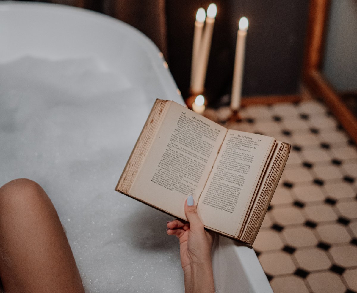 BathShopUK's tweet photo. #SelfCareSunday

What’s your favourite way to wind down ready for the week ahead? We may be bias, but a bubble bath in this weather is always appreciated! 🛀 https://t.co/sAMA0WJFB5